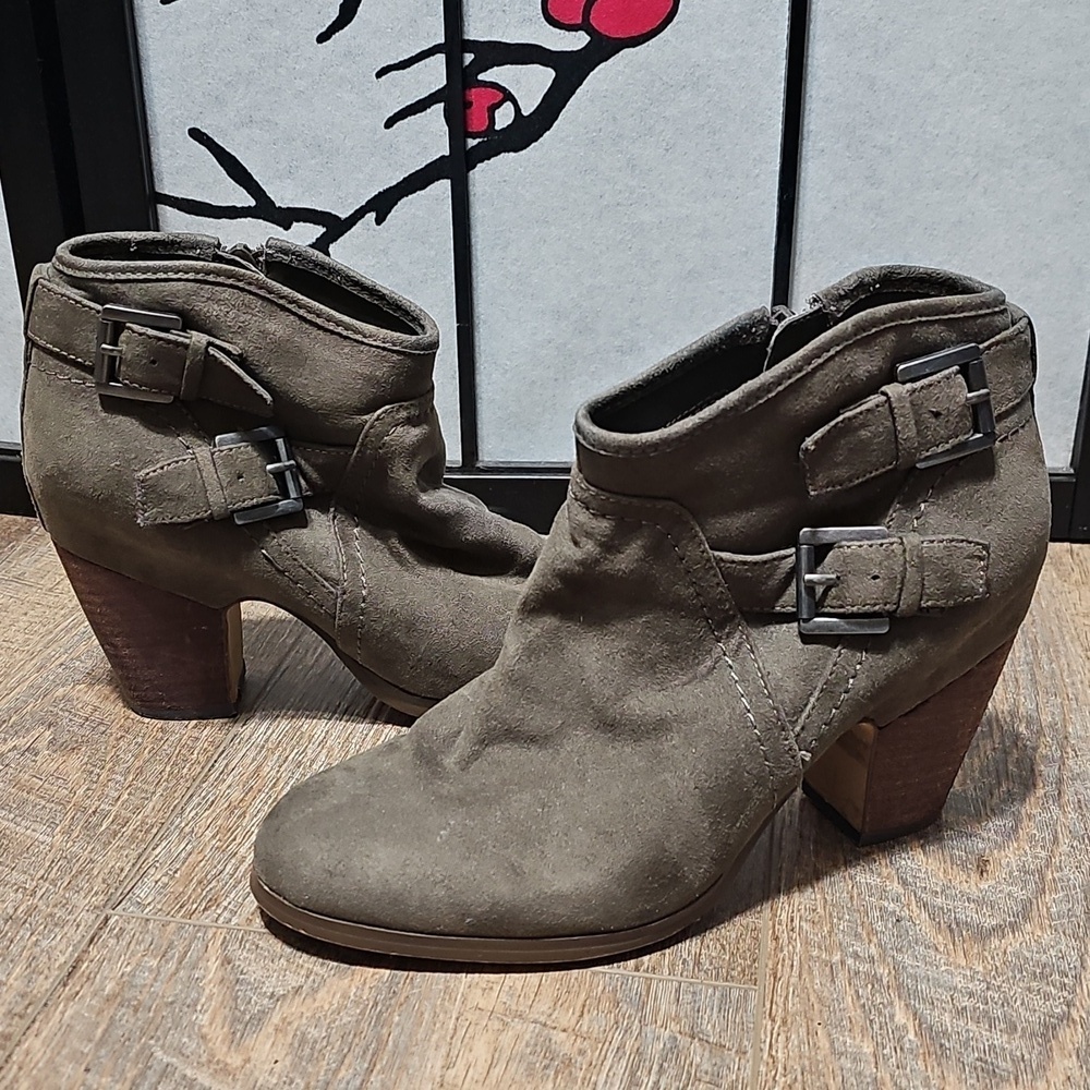 Crown Vintage Brown Suede Ankle Boots Size 7.5